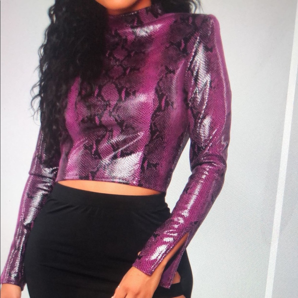 Fashionova snake print leather top